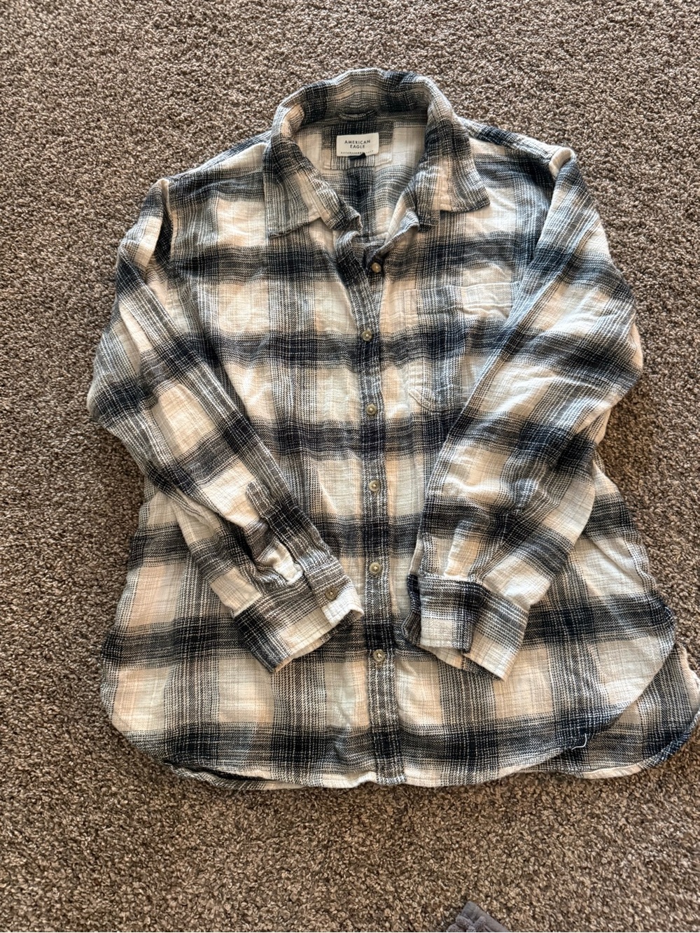 American Eagle Outfitters Cream and Blue Plaid Button-Down Shirt